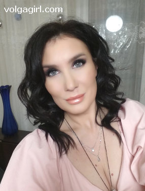 Elena  is a 45 year old Russian girl who has registered with mail order bride agency A Volga Girl in the hopes of receiving email correspondence from you.